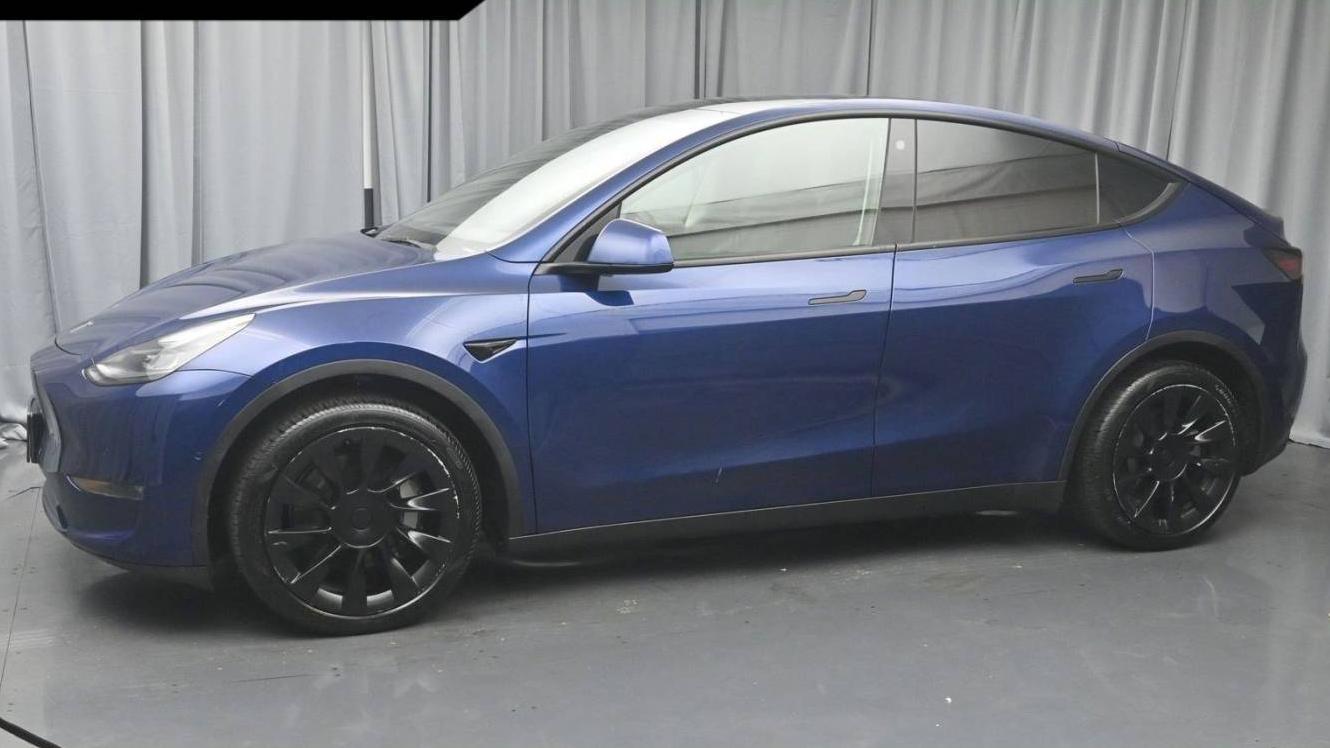 TESLA MODEL Y 2020 5YJYGDEF4LF001046 image